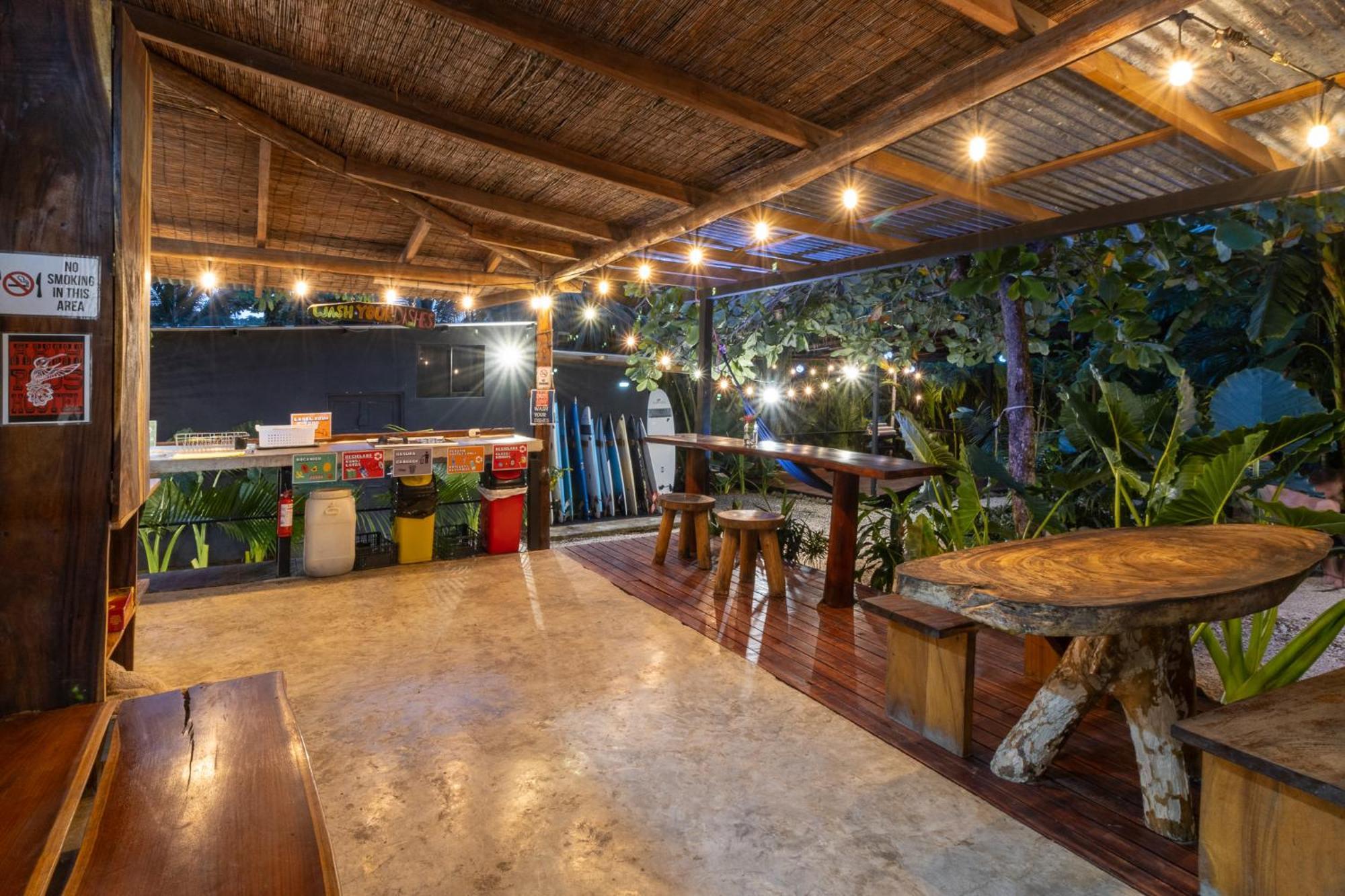 Akih Pods Hostel Playa Santa Teresa  Luaran gambar