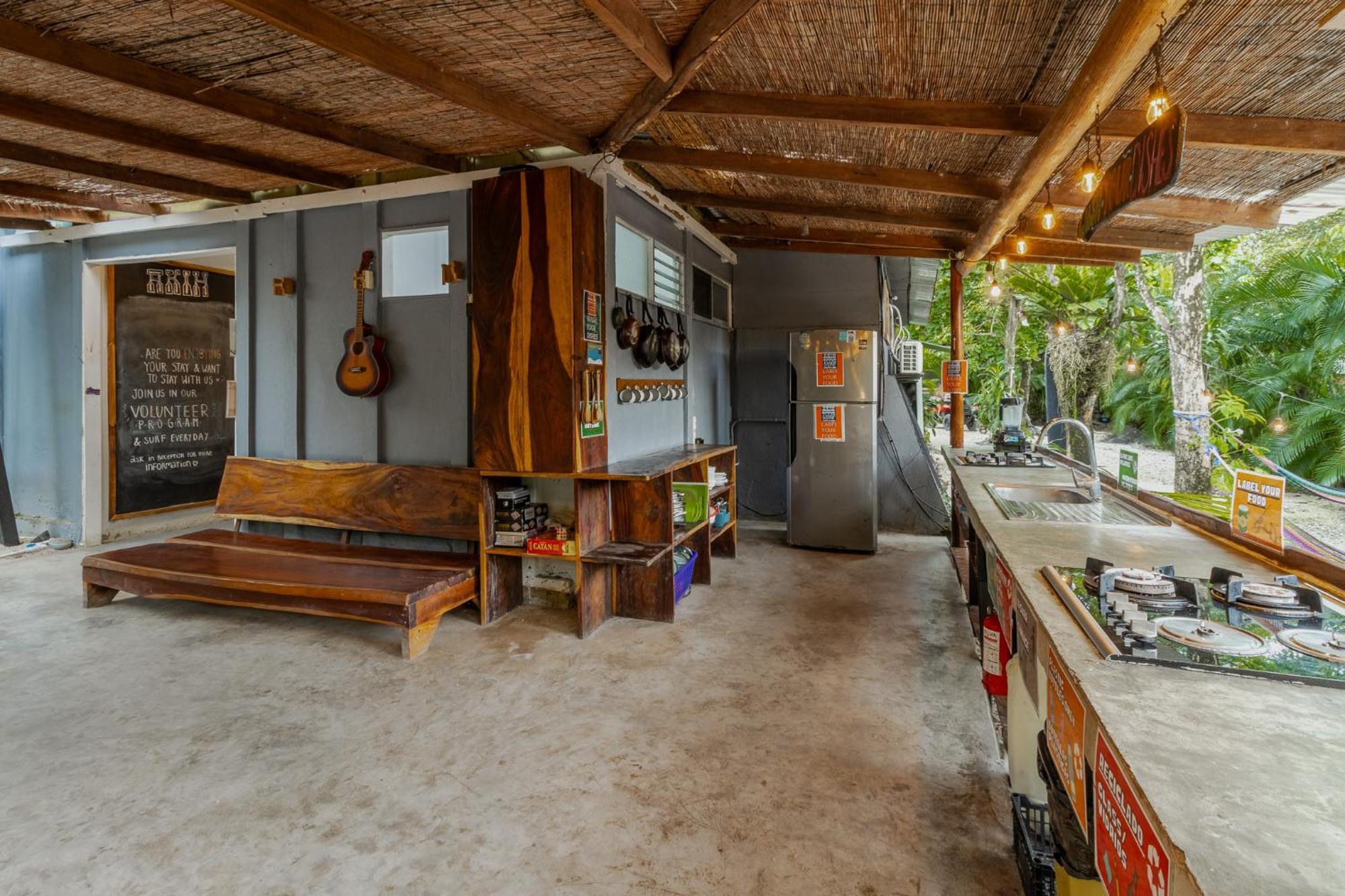 Akih Pods Hostel Playa Santa Teresa  Luaran gambar